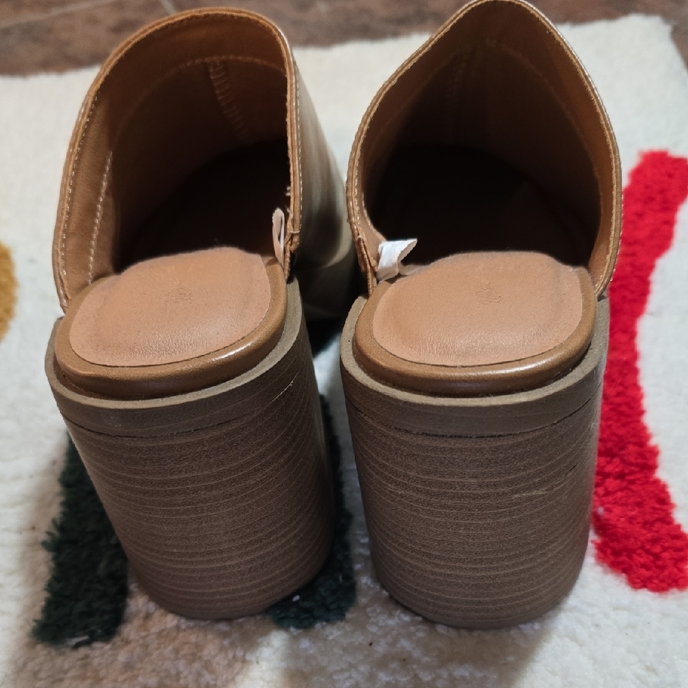 Universal Thread Tan Leather Clogs - image 3